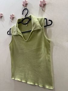 Light green ribbed collared  sleevless top