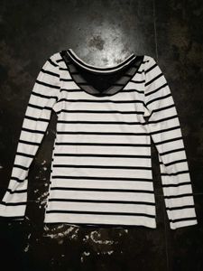 🖤🤍 Stylish Black &amp; White Striped Top