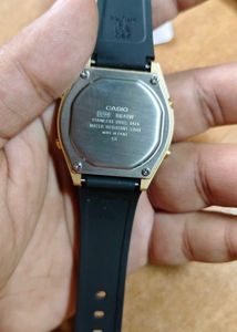 Casio Original Digital Watch - Gold &amp; Black