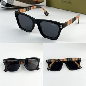 *BURBERRY SIGNATURE BLACK 2818*