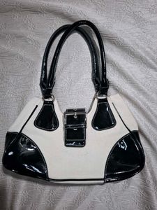 Chic Black &amp; White Shoulder Bag