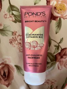 Pond's Bright Beauty Facewash