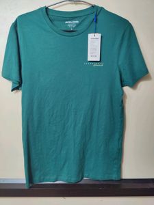 Jack And Jones Men  Casual Tshirt. New With Tag.