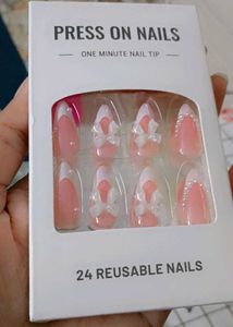 Press On Nails - Bow &amp; Pearl Accents