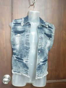 brand new👌Trendy Distressed Denim Vest free size