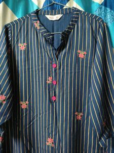 Meeranshi Striped Floral Kurti