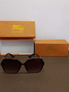 Burberry women's Sunglasses