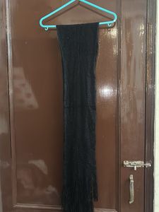 Elegant Black Scarf with Fringe woollen