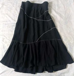 Chic Black Skirt