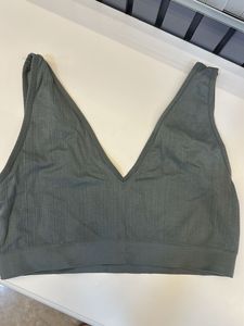 Ribbed V-Neck Bralette Top, L size