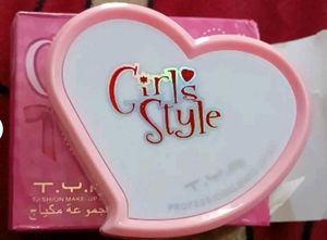 Girl's Style Compact Mirror make-up kit