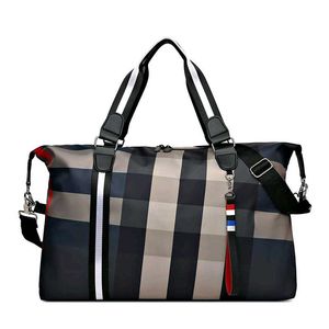Stylish Plaid Weekender Bag