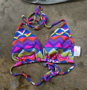 Vibrant Zig Zag Print Bikini Top