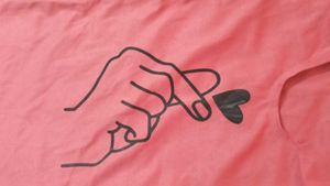 Coral Graphic Hand Print T-Shirt
