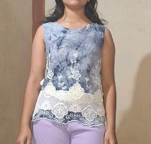 Blue Tie-Dye Sleeveless Kurta with Lace
