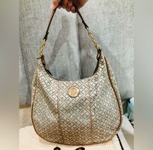 OG Canada Bought Tommy Hilfiger Hobo Bag