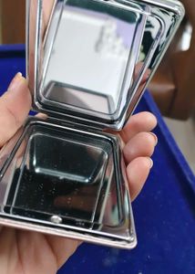 pocket mirror