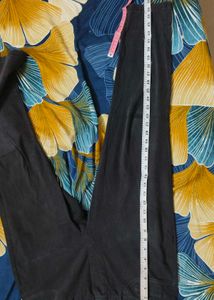 Comfortable Black Cropped Jeggings