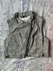 Sleeveless Leopard Print Moto Jacket