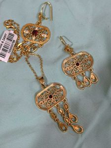 Elegant Gold Pendant &amp; Earring Set