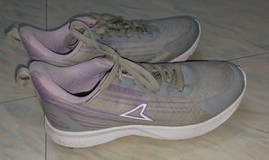 power running shoes (will be cleaned before delive