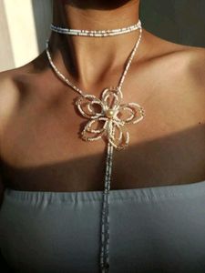 Chic Pink Beaded Flower Necklace