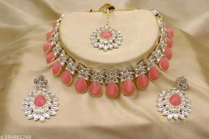 Green jewellery set....