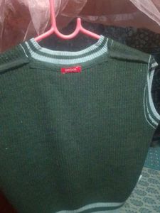 New V-Neck Sweater Vest – Dark Green
