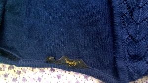 Navy Blue V-Neck Knit Sleeveless Top