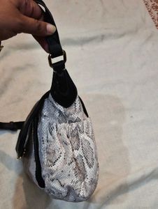 Stylish Snake skin leather Crossbody Bag