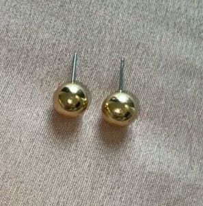 ✨Classic Pearl Stud Earrings Set of 2 ✨