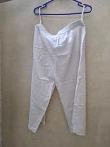 Comfortable White Wide-Leg Cropped Pants