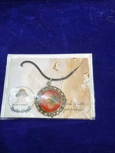 Vintage Floral Pendant Necklace