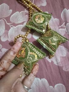 latkan for lahanga or chunni