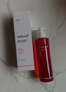 Medicube PDRN Hydrating Gel Cleanser
