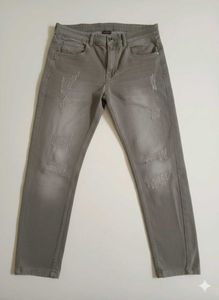 MAERZA Distressed Gray Jeans