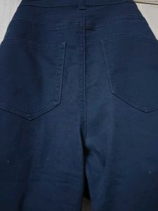 Vero Moda Navy Blue Capri