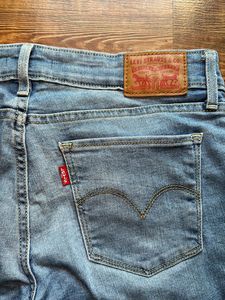 Levi's Jeans (28")
