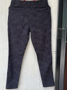 Stylish Textured Black Skinny Pants