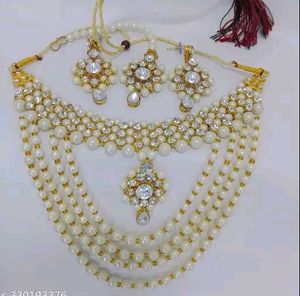 Red piece of Beautiful Necklace set....