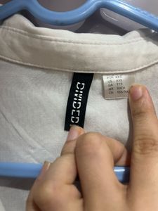 H&amp;M black and white cropped shirts