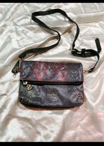 Chic Textured Crossbody Bag