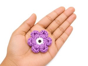 Crochet mini flowers
