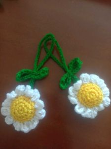 Handmade Crochet Daisy  keychain
