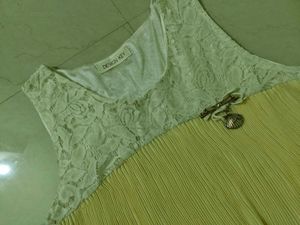 Chic Ruffled Yellow Sleeveless Top