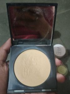 Huda Beauty Easy Bake &amp; Snatch Palette