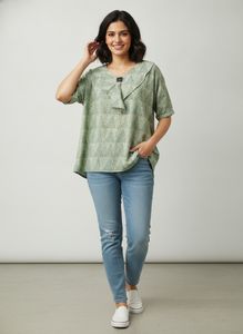 Green colur casual wear top perfect for everyday.