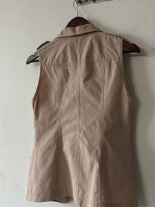 sleeveless outerwear
