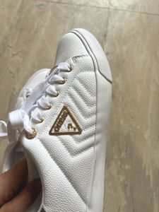 Sale 🔥GUESS Giella New Sneakers