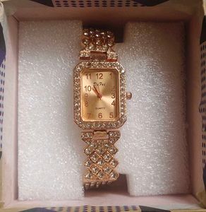 Elegant Rose Gold Women’s Watch with Crystal Detai